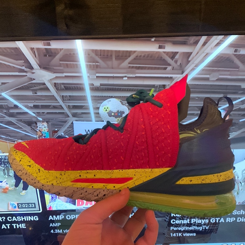 Lebron 18 Los Angeles by night
